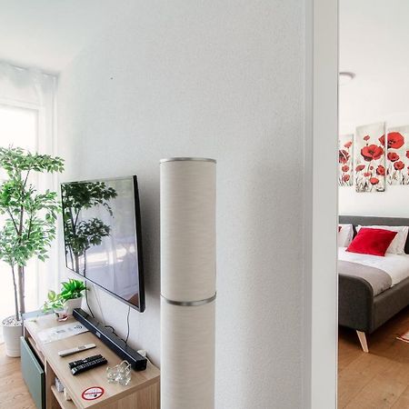 Linda Terrace By Quokka 360 - Modern One-Bedroom Flat With Sun Terrace Локарно Экстерьер фото